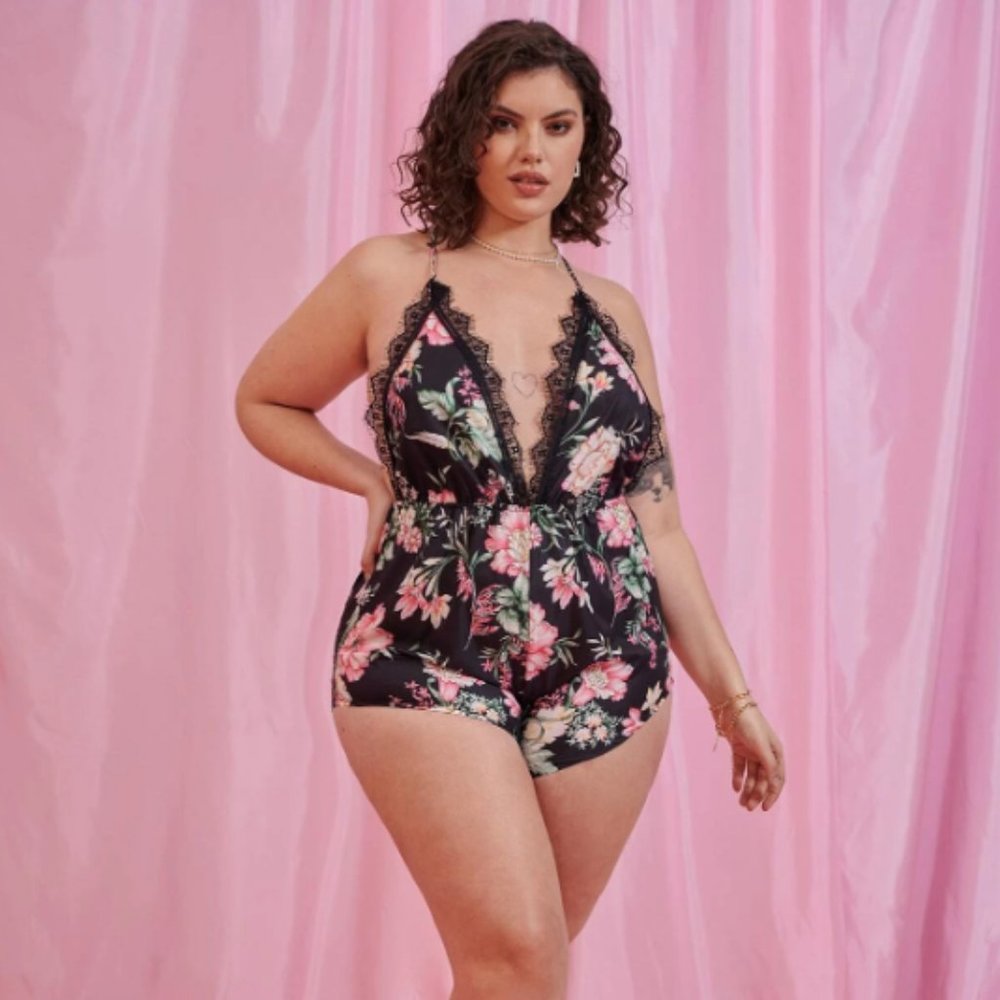 SHEIN Plus Floral Contrast Lace Sleep Romper
